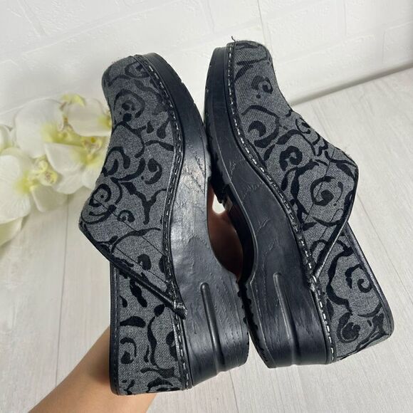 Sanita Women’s Gray and Black Floral Slip on Clogs size 37 - Picture 7 of 14